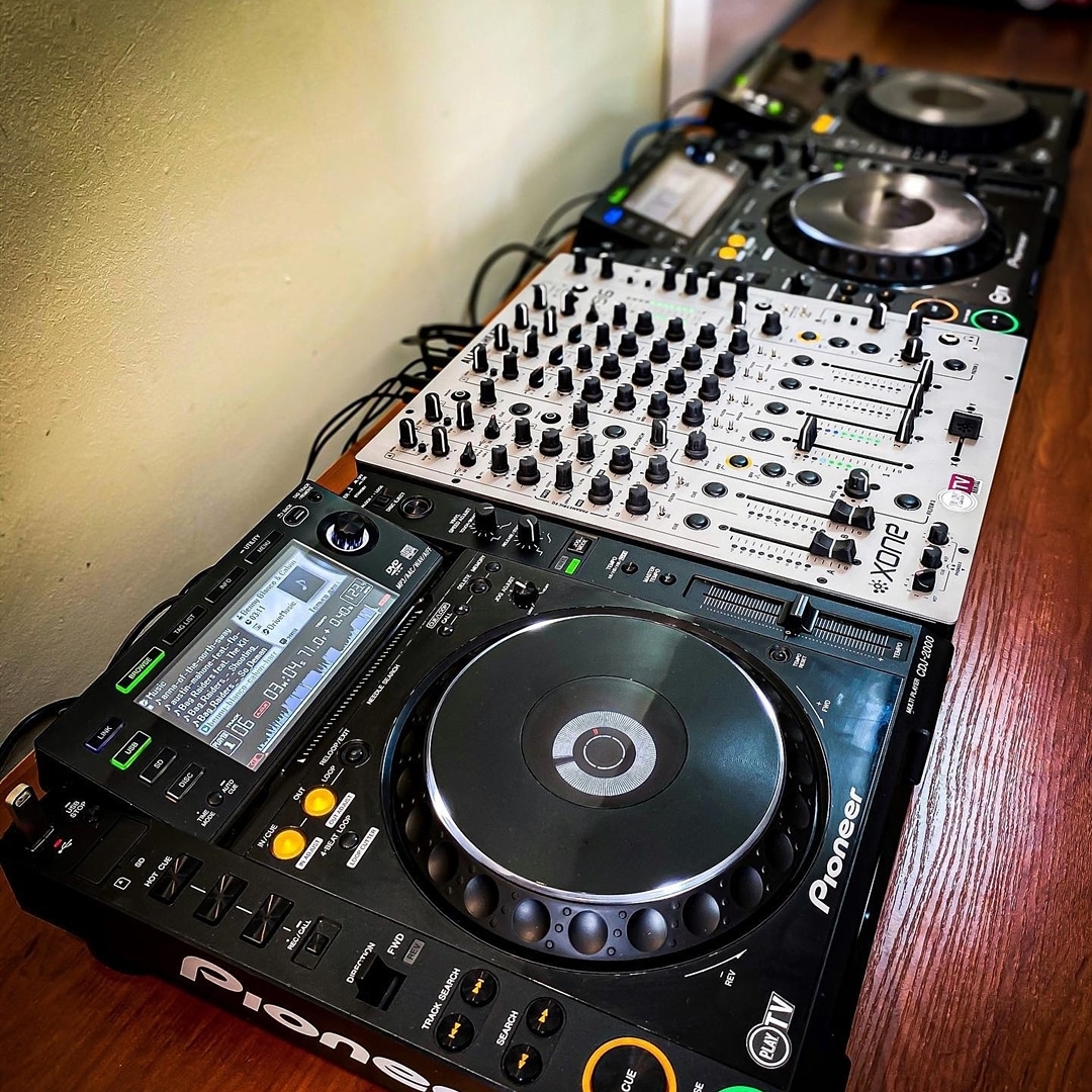 Vibe_Session's tweet photo. Programa Vibe Session 080

disponível para Web Rádio / Fm / Ouvinte,
acesse:

https://t.co/f7d2tYHL8r

https://t.co/Due1HUq9I9

#DanceMusic #Dance #Eletronica
#Radio #RadioShow #Music #Musica #Podcast #Play #Programa #WebRadio
#Caminhada #Corrida #Esporte #Academia #FiqueEmCasa https://t.co/0fxvvSTdKU