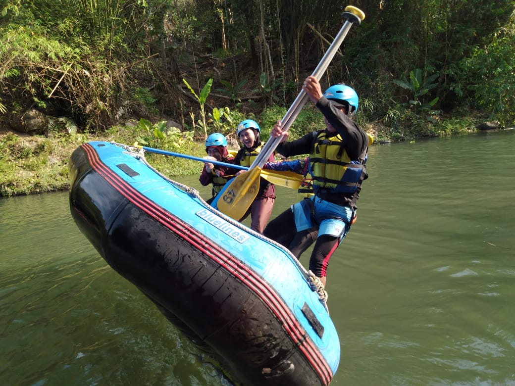 Yuklah abis corona selesai jungkir balik main rafting! Kalo sekarang #dirumahaja

#RaftingUntukSemua #EasyPeasyLemonSqueezy
