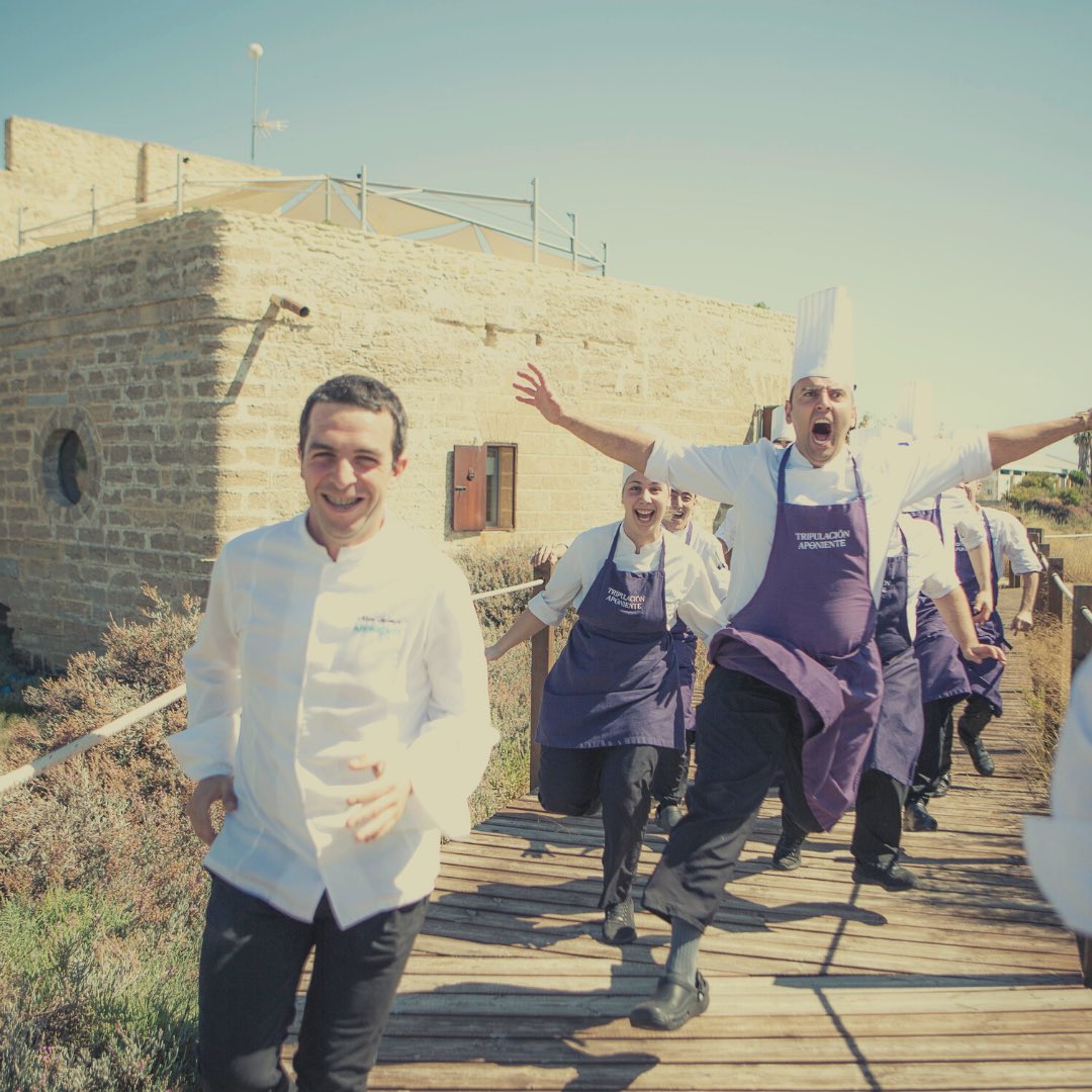 Restaurante Aponiente. Ángel León (@chefdelmar) on Twitter photo ZARPAMOS 2 de Julio!! Estamos con muchísimas ganas y queremos seguir cocinando la mar... quien se apunta?
Reserva ya llamando al 606 225 857, escribiéndonos a reservas@aponiente.com o vía web en el link de nuestra Bio! ZARPAMOS 2 de Julio!! Estamos con muchísimas ganas y queremos seguir cocinando la mar... quien se apunta?
Reserva ya llamando al 606 225 857, escribiéndonos a reservas@aponiente.com o vía web en el link de nuestra Bio!