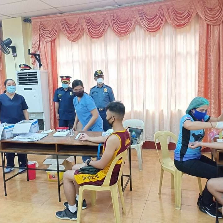 HSPnp's tweet photo. PBGEN HERMINIO S TADEO JR
Director Health Service, conducted Staff Visit at RHS 4A and provided BMI Kit Bags at PNPA last May 19, 2020

#teampnp
#healthservice https://t.co/8aIYxXAiJE