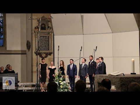 ChoralTracks's tweet photo. 🎧Let My Love Be Heard - Jake Runestad performed by @VOCES8

https://t.co/Zy5Rdy1GjB

#voces8 #jakerunestad #composerspotlight #listen #choraltracks https://t.co/GCe77JTQeJ