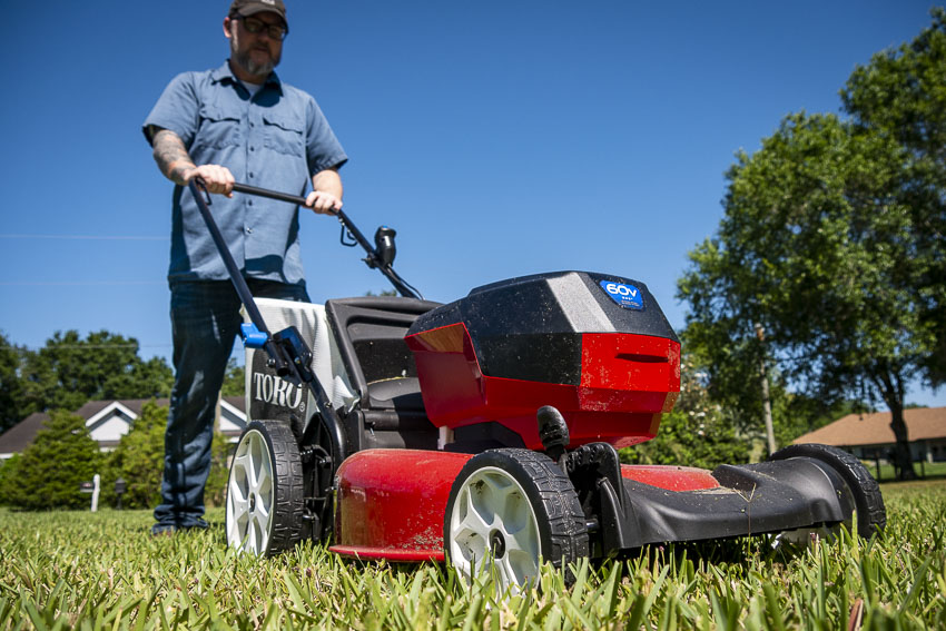 OpeReviews's tweet photo. We can confidently say that the #Toro 20367 60V Push #Mower has the sort of runtime and quiet operation that will make any homeowner happy to get #mowing https://t.co/rcTumramLE
#lawncare #pushmowers #batterypower #OPE #opetor20 #lawnmower https://t.co/zZw0usgkdx