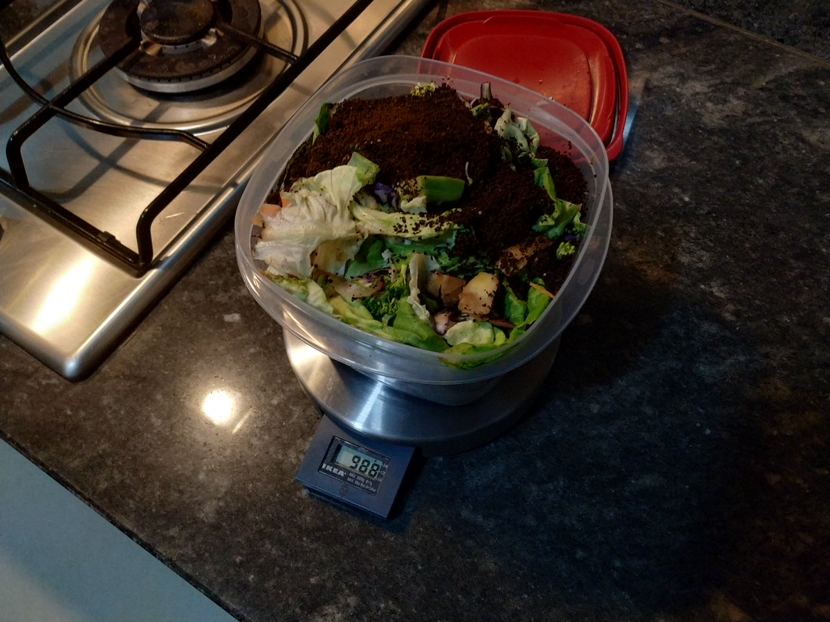 BalconyUprising's tweet photo. It's not a pretty business, but this week our admin is preparing to purchase a new compost bin for their #balconygarden. They're weighing their food waste over the course of the week to estimate the size of the unit they'll need. #betterbalconies #permaculture #sustainability 🥬 https://t.co/JCCBkLKVnS