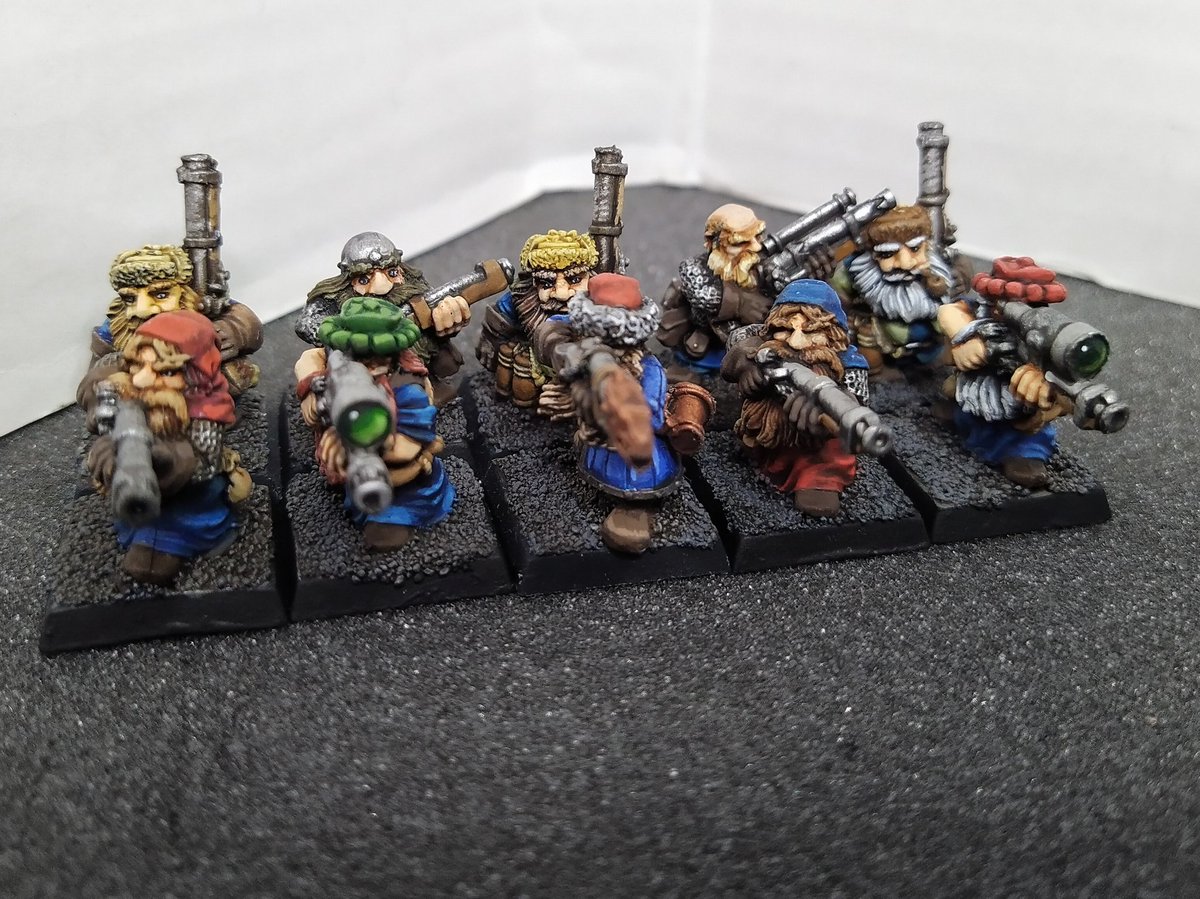 PaintsAreOp's tweet photo. First group of shorty shooty drynky boiiis done, it's the first new unit of my Dwarf army. Metal GW models from 1992-2000
#Warhammer #Dwarf #Thunderers #Oldhammer #Warmongers #WarhammerFantasy #Faba #WarhammerFB #WarhammerFaba #Miniatures #Miniaturespainting https://t.co/JbOzOqQh4i