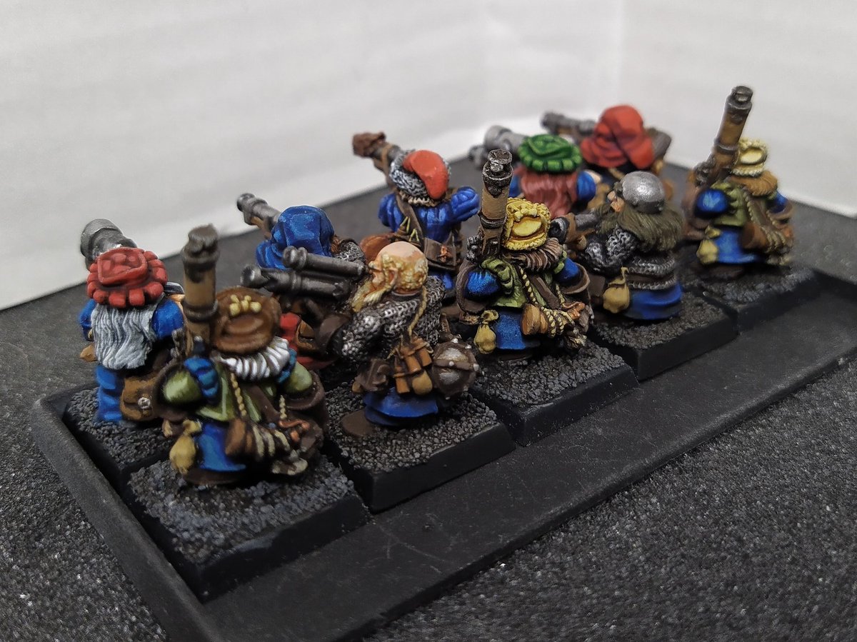 PaintsAreOp's tweet photo. First group of shorty shooty drynky boiiis done, it's the first new unit of my Dwarf army. Metal GW models from 1992-2000
#Warhammer #Dwarf #Thunderers #Oldhammer #Warmongers #WarhammerFantasy #Faba #WarhammerFB #WarhammerFaba #Miniatures #Miniaturespainting https://t.co/JbOzOqQh4i