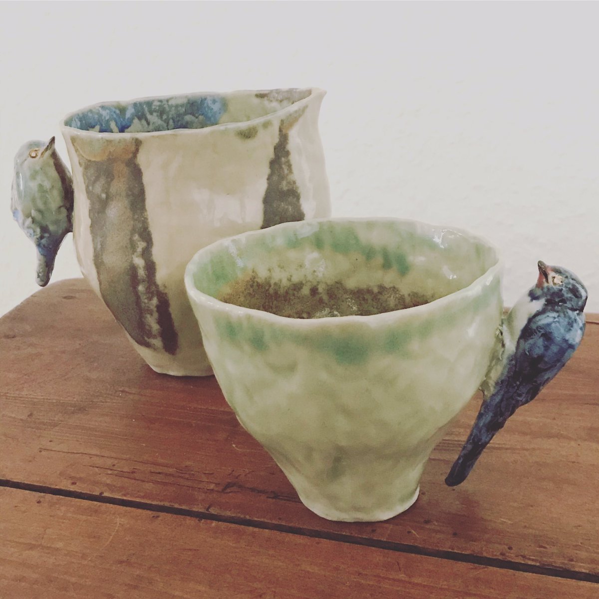 sakurabiscuits's tweet photo. #ジャグ と一緒に  #ツバメ #bird #mugcup  #048for make to #onehundred #birdmug #coffeebreak 
#トリ #マグ #マグカップ #めざせ #100個 これで #48個 目。
#陶芸 #器 #Sakura biscuit #トリマグ  #swalow #ceramic #mywork
#おうちでカフェ https://t.co/uuYYeMcTIn