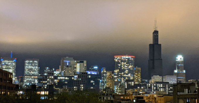 Donald_from_HI's tweet photo. It appears that major flooding last Sunday caused a building-wide power outage at Chicago's iconic 1,450 ft.-tall Willis Tower (aka Sears Tower), which has since loomed ominously over the city's nighttime skyline as a black-souled metaphor for the United States in the year 2020. https://t.co/lKSh9mXe30
