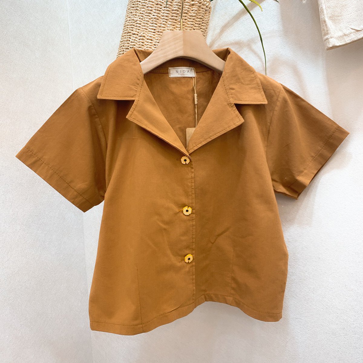 fouruclothes's tweet photo. ♡ พร้อมส่ง 🥞✨
เสื้อครอปฮาวาย กระดุมเดซี่ ♡♡
🥨 อก38" ยาว19"
♡ 190-. ♡
#fouruclothes #เสื้อผ้าสไตล์เกาหลี #เสื้อผ้าแฟชั่นเกาหลี #เสื้อผ้าเกาหลี #เสื้อผ้าพร้อมส่ง #เสื้อผ้าแฟชั่น #พรีออเดอร์เกาหลี https://t.co/51N38Ssj3U