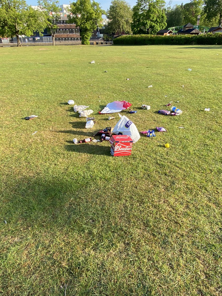 WolvesAndy's tweet photo. @ichoosemag Probably beats this, taken in Cannon Hill Park this morning. https://t.co/TyjDsuoj00