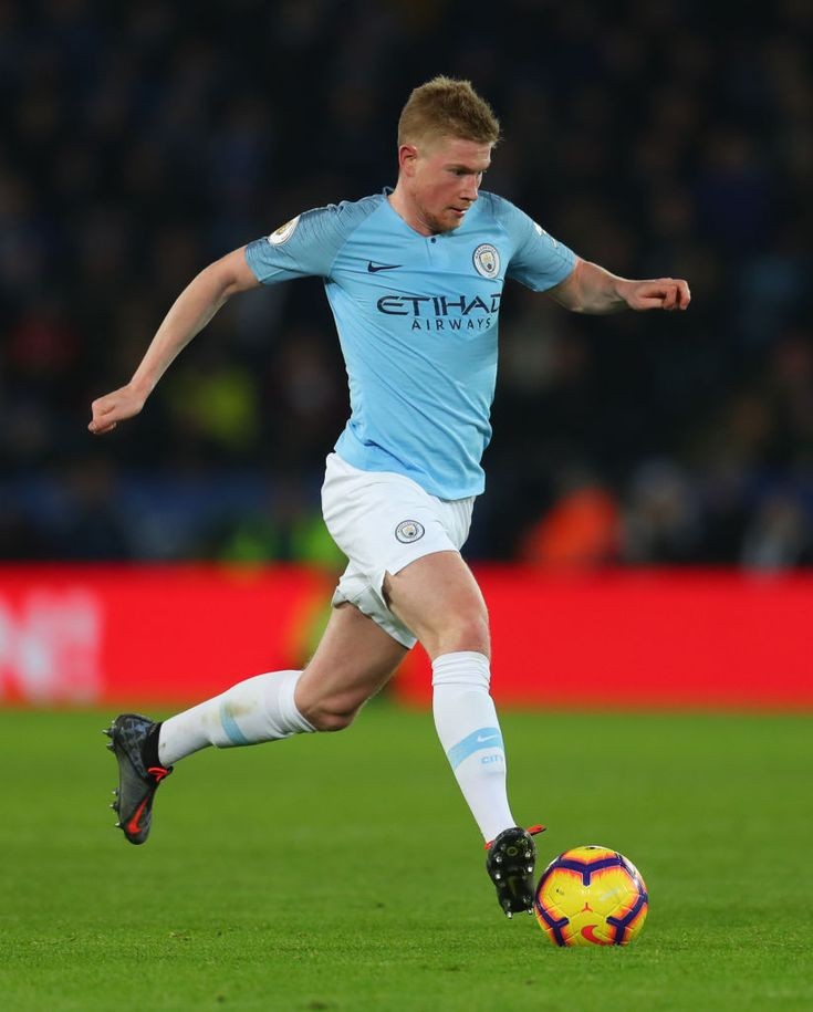 ...weak foot, his left. Has he reached peak De Bruyne? Probably not. Has he stayed the same person as he was when he grew up? Absolutely.He is a player who has never signed a contract with the aim of earning as much as possible. He is a person who still thinks twice before...