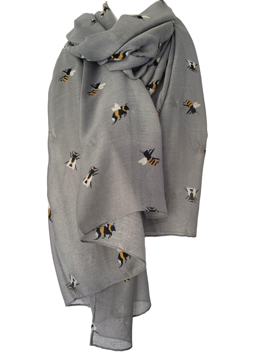 purplepossumuk's tweet photo. Itβs World Bee Day today, we are huge fans π π π π #worldbeeday #worldbeeday2020 #bee #bees #beesπ #scarf #scarves #socks #giftideas #beescarf #beesocks #purplepossumuk
https://t.co/DmGbygDVrj https://t.co/jsiODojm1y