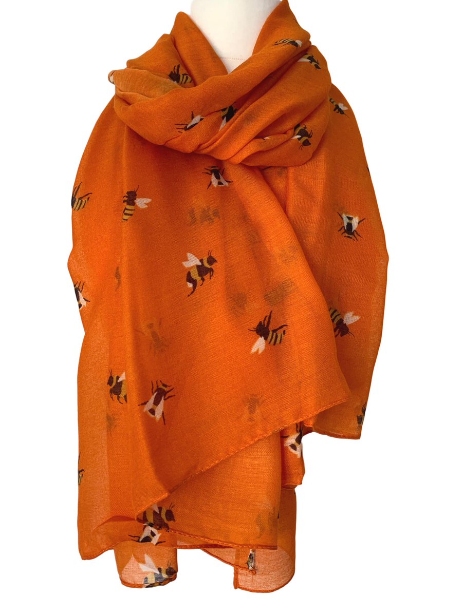 purplepossumuk's tweet photo. Itβs World Bee Day today, we are huge fans π π π π #worldbeeday #worldbeeday2020 #bee #bees #beesπ #scarf #scarves #socks #giftideas #beescarf #beesocks #purplepossumuk
https://t.co/DmGbygDVrj https://t.co/jsiODojm1y