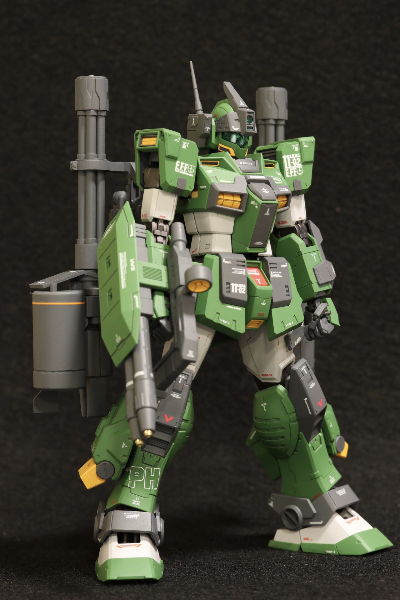 りょう 個人の感想です プレバンキット Mgジム ドミナンス フィリップ ヒューズ機 完成ー 久しぶりのmg やっぱりなんもかんもすげーなー大変だけどその分かっこいい 重い デカい 瓶出しロシアングリーン 1軽すぎるかと思ったけど 重厚感すごい