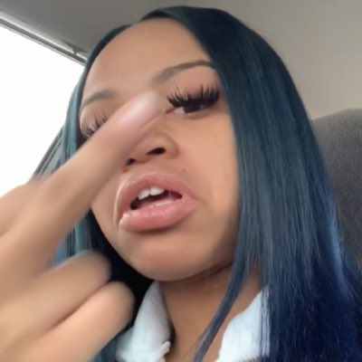 Evuuuh's tweet image. #BackOnTwitter biaaaaatchh