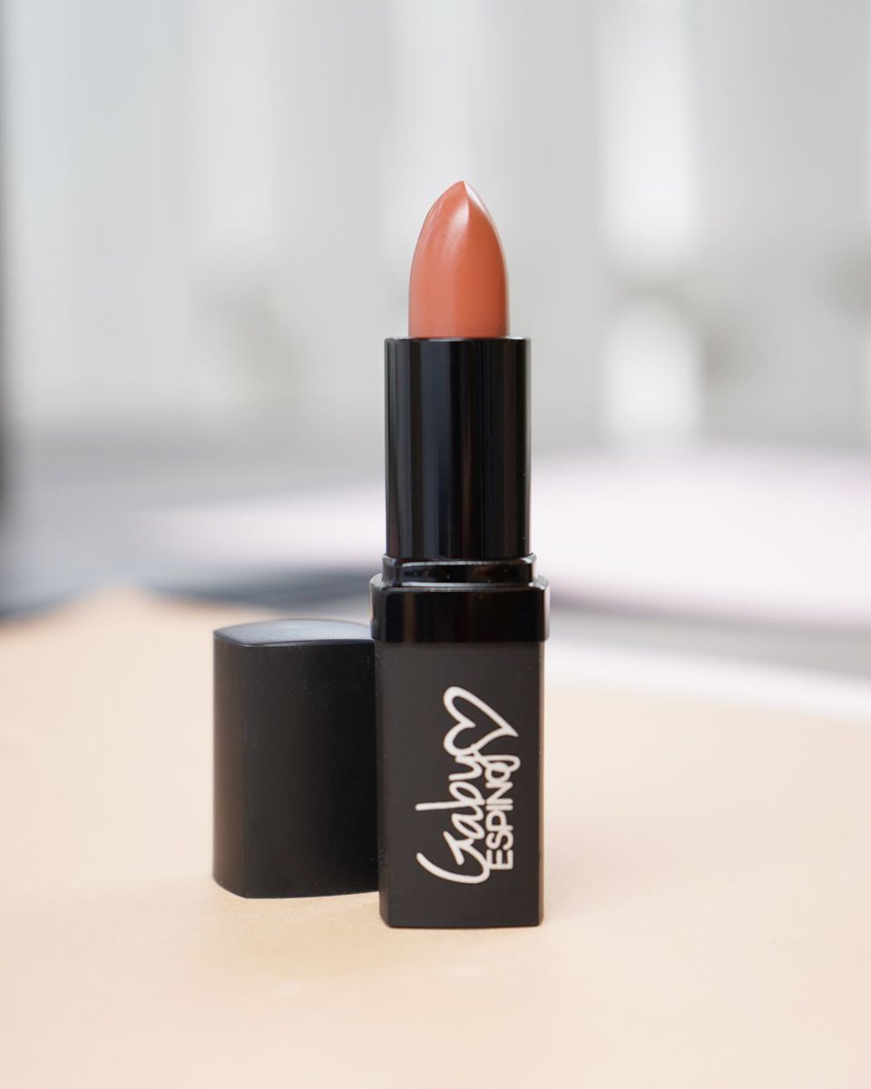 gabyespinostore's tweet photo. ¡Comienza tu día CON TODO! Con toda la energía para lograr esas pequeñas metas que nos acercarán al gran sueño. Que no falte ese labial, la mejor compañía #ExtremeMatte con vitamina E y extracto de vainillina. Disponible en https://t.co/hUX8VJtc2F 💋 https://t.co/YooOREtQc9