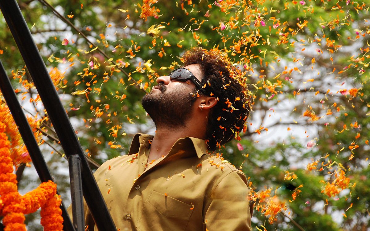 vamsical's tweet photo. Offline Celebration Ayina , Online Celebration Ayina

Memu Digantha varakey....

Once we Step in new records will create anywhere, anytime 🔥 

@tarak9999

#HappyBirthdayNTR https://t.co/sCGfmXSbGR