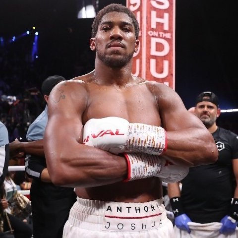 Don't miss out on the chance to own an @anthonyfjoshua signed glove and help raise vital funds for <a href="/CR_UK/">Cancer Research UK</a> at the same time. jumblebee.co.uk/businessbeatin…