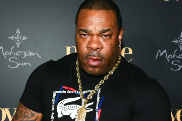 HAPPY 48TH BIRTHDAY TO THE DRAGON BUSTA RHYMES!
 