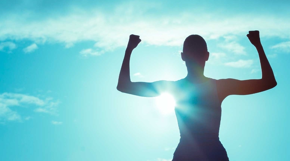 счастливая жизнь. здоровый человек. здоровая женщина. улучшить жизнь. бег трусцой.