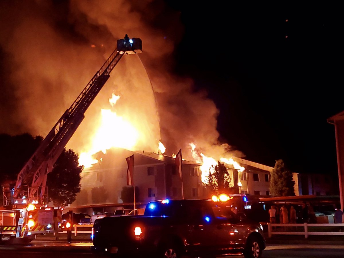 SLCScanner's tweet image. #OverNight 1-2nd Juvenile taken into custody by #WVCPD related to Saturday’s fatal #Shooting 2- Fatal Accident I-15 SB MM-273 possible wrong way driver. 3-#2ndAlarm Apt Fire 3929 S 700 W. 12/24 units affected. No injuries. 4-#2ndAlarm Commercial Fire 3975 S Highland Dr.