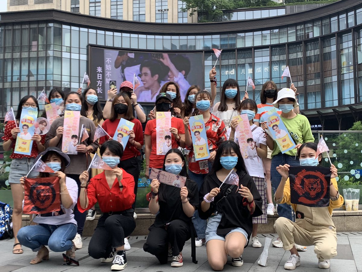 loveisright_526's tweet photo. Do you have a map? Because I just keep losing in your eyes.❤️🖤
Chongqing 

Cr.logo-PerthSaintChinese
#Trigon520toPerthSaint https://t.co/GfElaArTFO