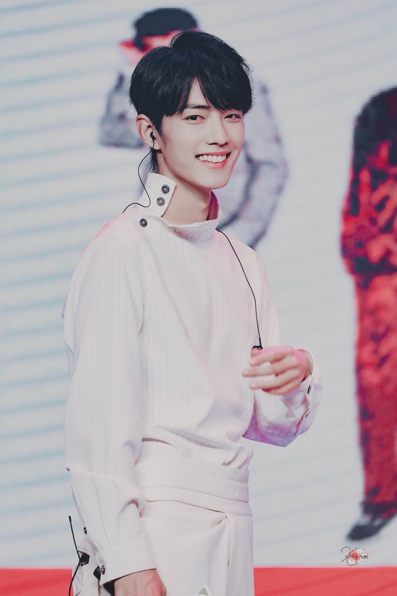 XiaoZhan1005_TH's tweet photo. [180520]  Concert 🎤🎼 (1)

_____
cr. 战挼春色·肖战
#XiaoZhan #เซียวจ้าน
#Xiaozhan520 💖❤️ https://t.co/YETeE4cWNh