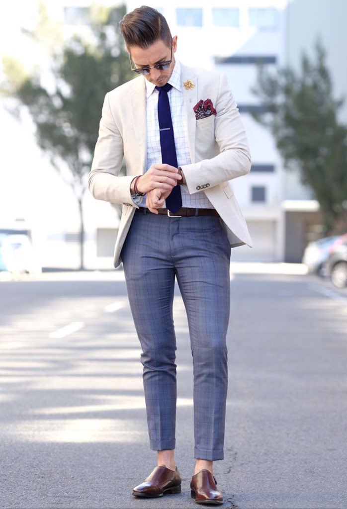 taranmahajan1's tweet photo. More styling tips on how to choose/wear a suit
- Your belt should be fairly thin and the same colour as your shoes
Belts are not entirely necessary though but they give an extra umpf...
-future step
#futurestep #futurestepshoes #futurestepshoesindia https://t.co/nettdQ1EQN