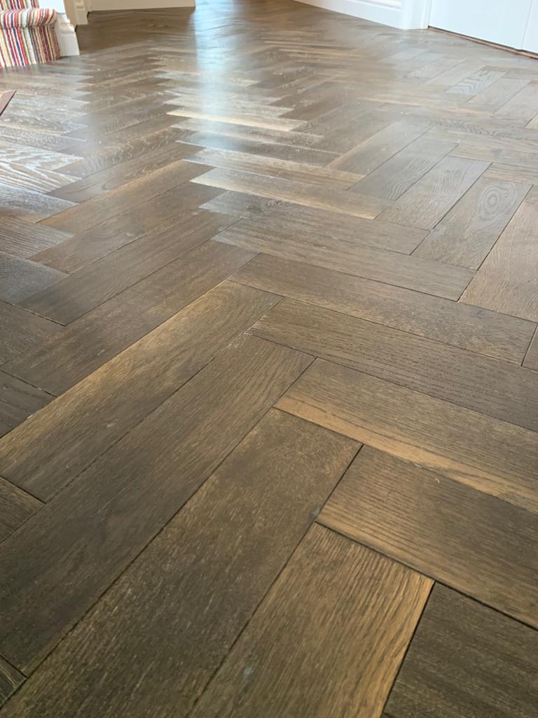 floor24ltd's tweet photo. We love the Zigzag Range by local supplier @V4Woodflooring 
.
.
Installed to this hallway by Justin. 
.
.
Ask us about our contactless sample service and social distanced installations. 
.
.
Our showroom remains closed for the time being.
#herringbone #woodflooring # https://t.co/I1p5VsmTka