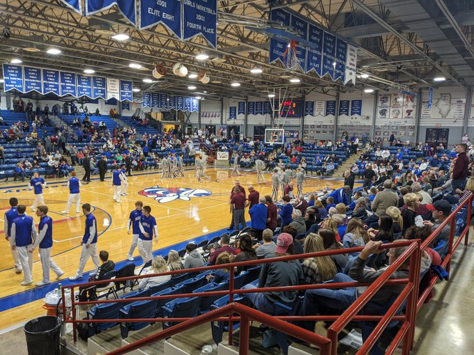 hslogoscom's tweet photo. #IllinoisGymShowdown 
Round 4
Bracket G

122. Nashville Hornets @NCHSAthleticsAD 
🆚
58. Bushnell-Prairie City Spartans @bpcschools 

VOTE BELOW https://t.co/s5c7X5tRxg