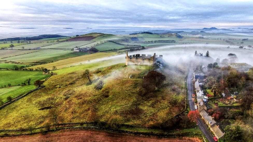 Scottish_Banner's tweet photo. #HumeCastle slowly waking up.
Great photo from Brian Turnbull
#ScottishBorders #Castle #Scotland #ScottishBanner #ScotlandIsNow #LoveScotland #HistoricScotland #ClanHome https://t.co/bsLhEOS8w5