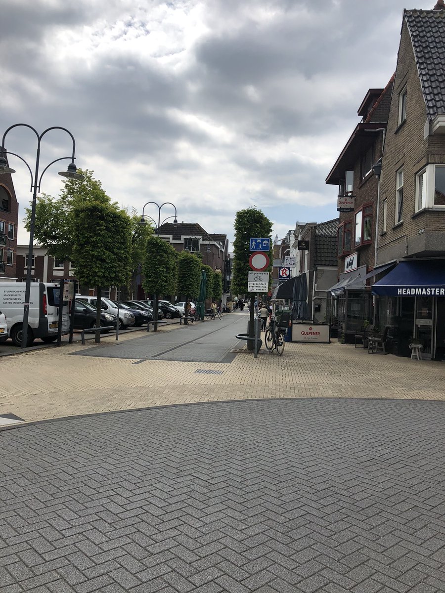 BoaTeylingen's tweet photo. Zojuist #surveillance ronde gemaakt In #Hooftstraat en #parkrusthoff . In #Sassenheim .Het is warm en zonnig . Wordt het dan druk ? Zoek dan een rustige plek zodat de 1.5 meter afstand gehouden kan worden . https://t.co/A2gKAjPmeF