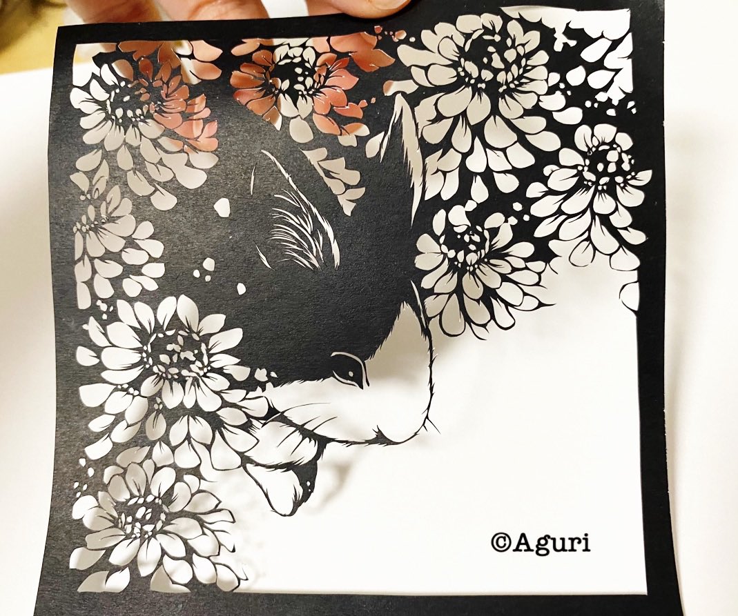 #ツイッター創作発表展
#切り絵
素敵なタグに参加させていただきます。
切り絵でもふもふした子たちを生み出しております。
モフは世界を救う!