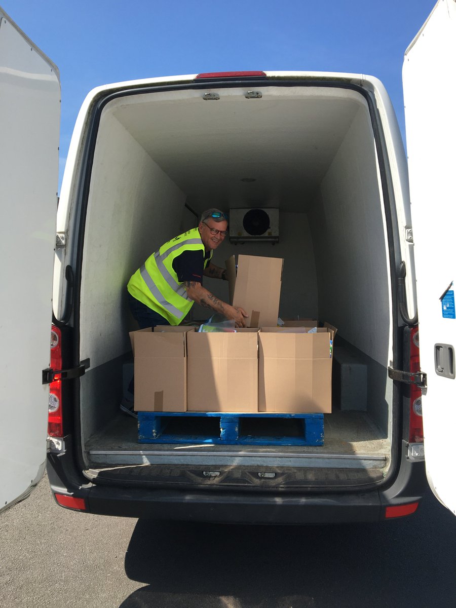FareShareHull's tweet photo. Today we have been delivering food &amp; work pack to our #CLLD #GetIntoWarehousing  participants. Many of the learners have had to stop coming to the depot due to self isolation, but we have been keeping in touch 💚 https://t.co/XBgsr5yheU