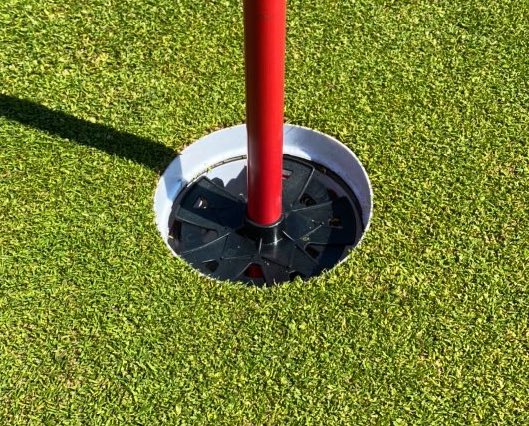 Upside down holecup alternative - Clip on baskets in stock ready to go ⛳️ fits allTournament/5/8 flagsticks #golfisback