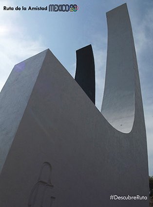rutamex68's tweet photo. @googleespanol @museomusa 22 esculturas monumentales de 19 países, a lo largo de 17 kms en la Ciudad de México. Las artistas mexicanas abrían y concluían el conjunto escultórico en 1968. #ConservatorInAction #museumday #DescubreRuta @googlearts @IdeaCatalyst1 https://t.co/K8bSxepj61