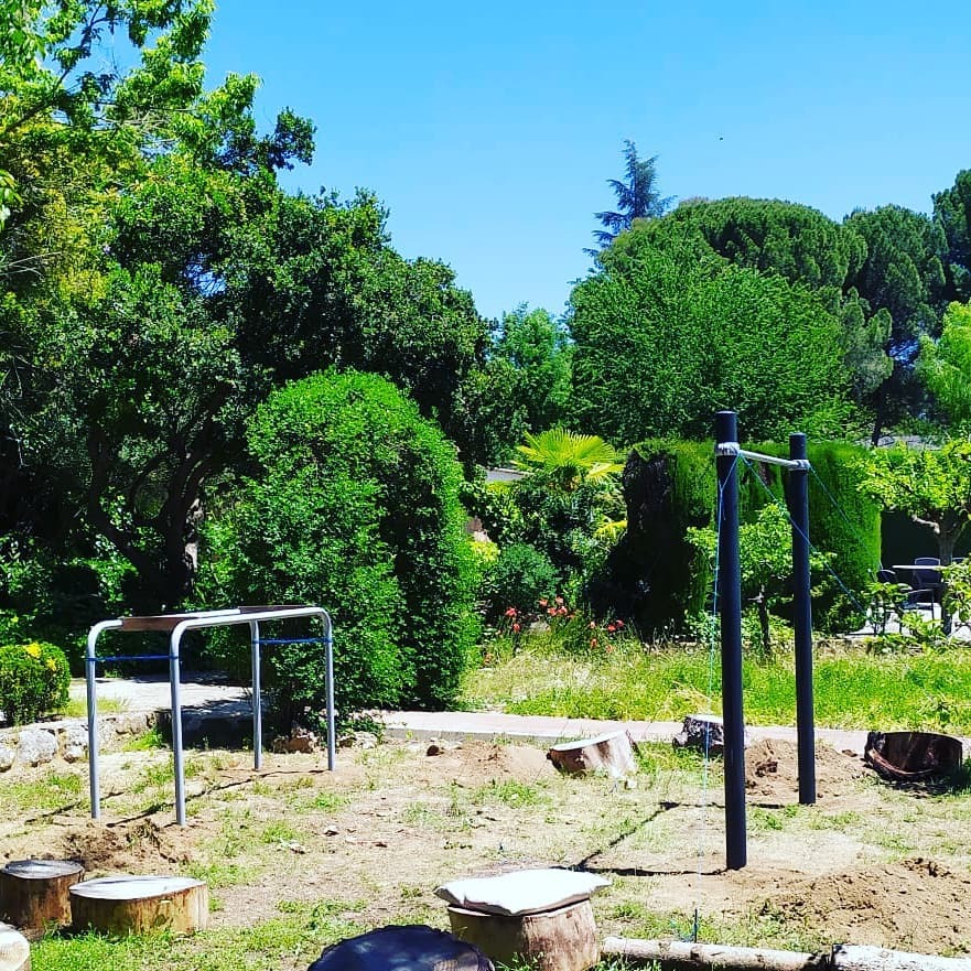 PARQUESIMP's tweet photo. Sueñas con tener tus #barras en tu jardín? 
Cada vez mas clientes confían en nosotros para entrenar en su casa.

#musclepaca #gyastia #calisteniaespaña #planche #fullplanche #calisthenicsmotivation 
#fitness #workout #gymnastics #training #fitnessmotivat… https://t.co/zidLoHqgx5 https://t.co/zXbm2FQ670