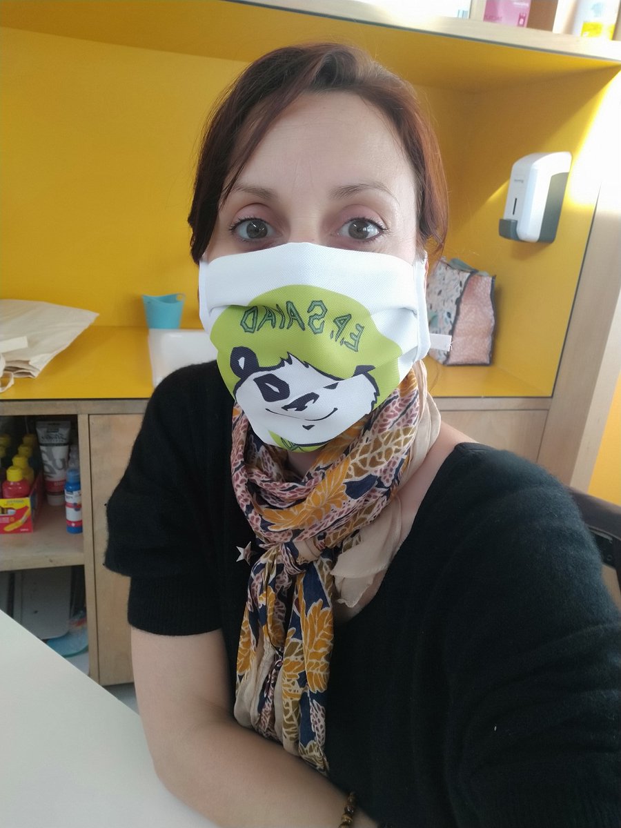Masque en tissu à l'effigie de la mascotte de notre #ecole pour accueillir les #eleves. Un clin d'oeil pour nos petits élèves et moins "froids" que les masques chirurgicaux... #epsayad #espritdequipe