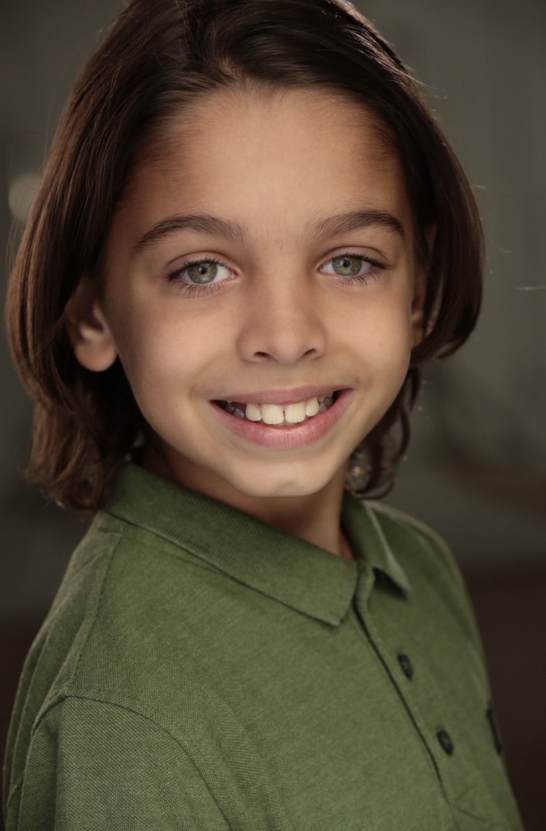 TresAMag's tweet photo. Catching up with #CheGrant, he tells us about playing Gavroche in @lesmisofficial, his time in #AChristmasCarol and voicing Wufflebump in School of Roars on @CBeebiesHQ! https://t.co/RLQdMPhkIG https://t.co/wHFu1nvqqv