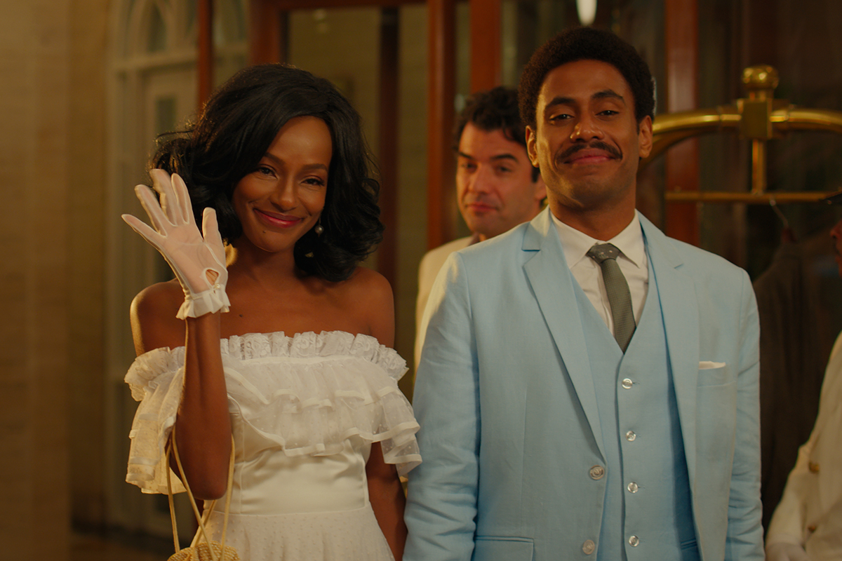 NetflixBrasil's tweet photo. Depois daquele final eu NÃO VEJO A HORA de ver o próximo episódio de #CoisaMaisLinda. Essas fotos já aqueceram um pouco meu coração. A segunda temporada chega dia 19 de junho! https://t.co/jLDcZyANHx