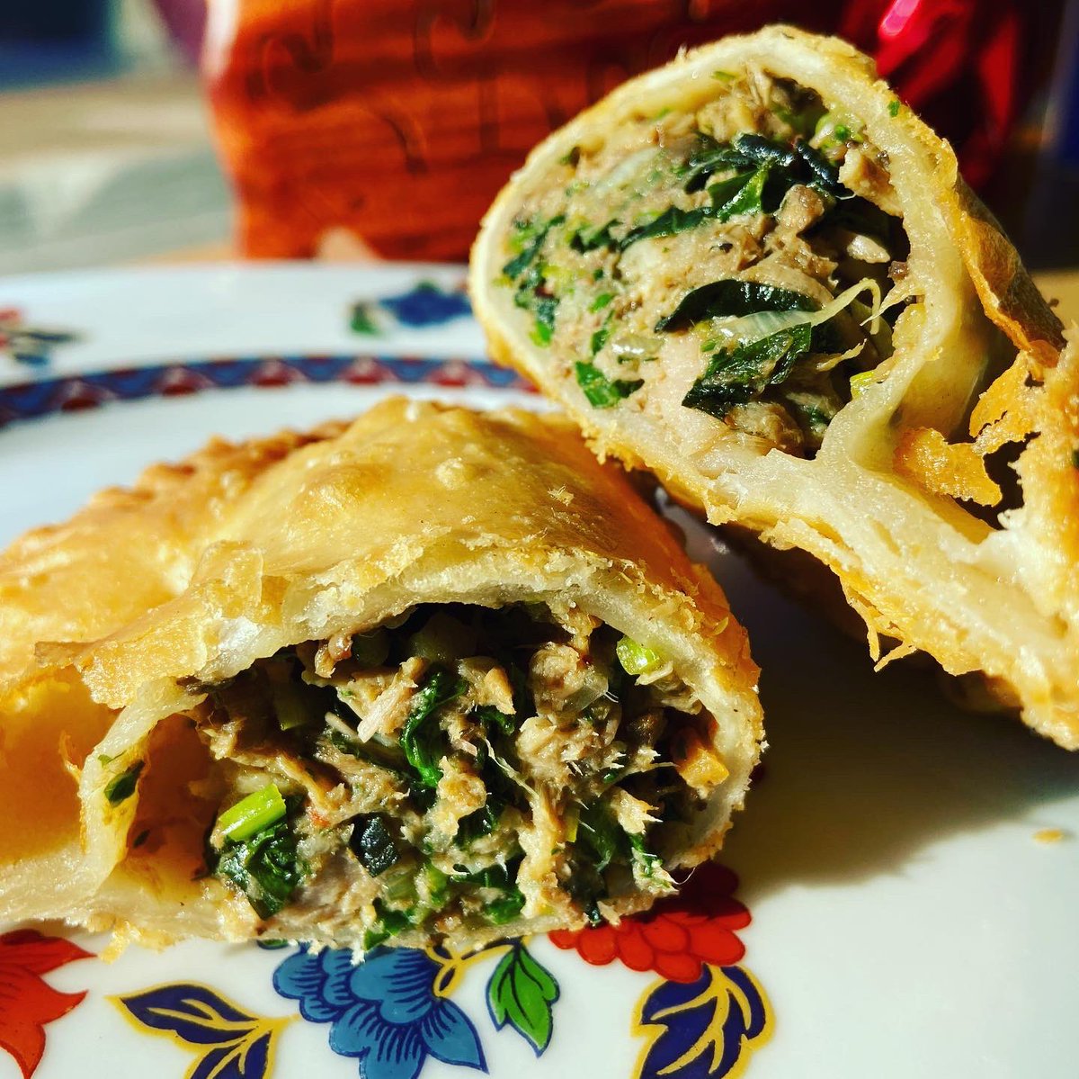 BbqMacona's tweet photo. Bo Vien Empanadas 🥟 Vietnamese beef meatball, sprouts, herb salad, nuoc cham 🔥
#macona #maconavibes #whyilovecollingswood #notyourtypicalbbq #hanoistreetfood #missingvietnam #empanadas https://t.co/nA4FDV5ALX