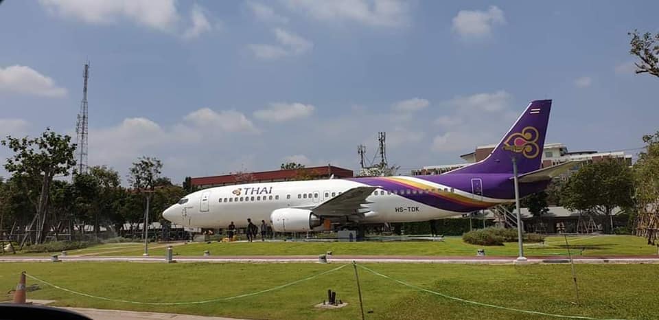 Andrew Macgregor Marshall On Twitter A Few Days Ago Somsakjeam Shared A Google Earth Image Showing A Thai Airways Plane In The Giant Palace Complex That King Vajiralongkorn Is Creating At Ampornstan