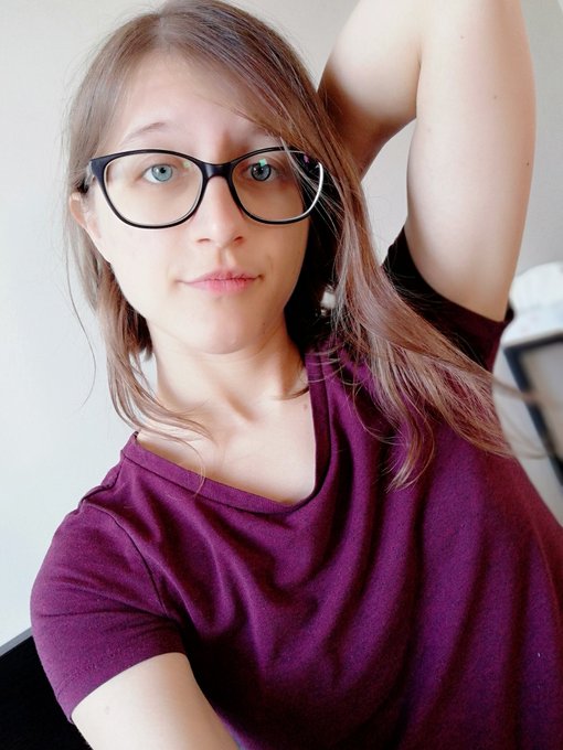 Good morning everyone~ // https://t.co/nlSxQ18U0E https://t.co/TmVCIXLesl