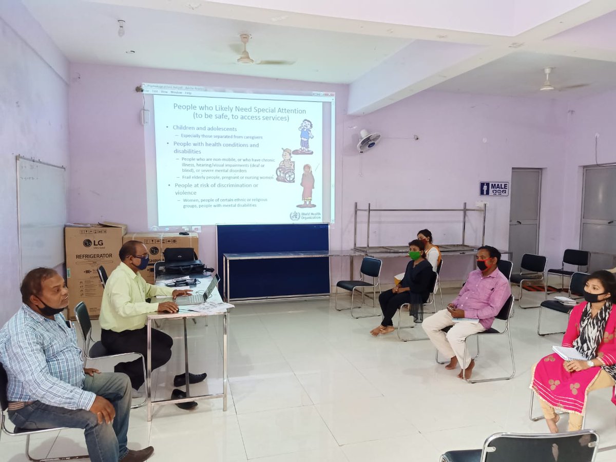 WCDOdisha's tweet photo. #DistrictChildProtectionUnit (DCPU) , Malkanagiri organized training for #ChildCareInstitutions staffs on #PsychologicalFirstAid to alleviate stress among CCI children during #COVID19Pandemic.
#OdishaFightsCorona
#OdishaCares https://t.co/5aShdfmuqk