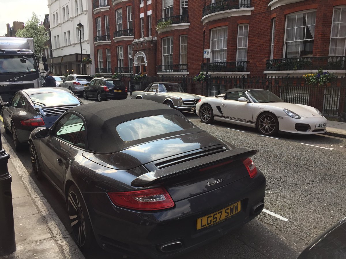 Mazzer993's tweet photo. Too much going on in this photo, @AutoPap @PorscheSauce ? #Spoilt4Choice https://t.co/uLEnWuL2m0