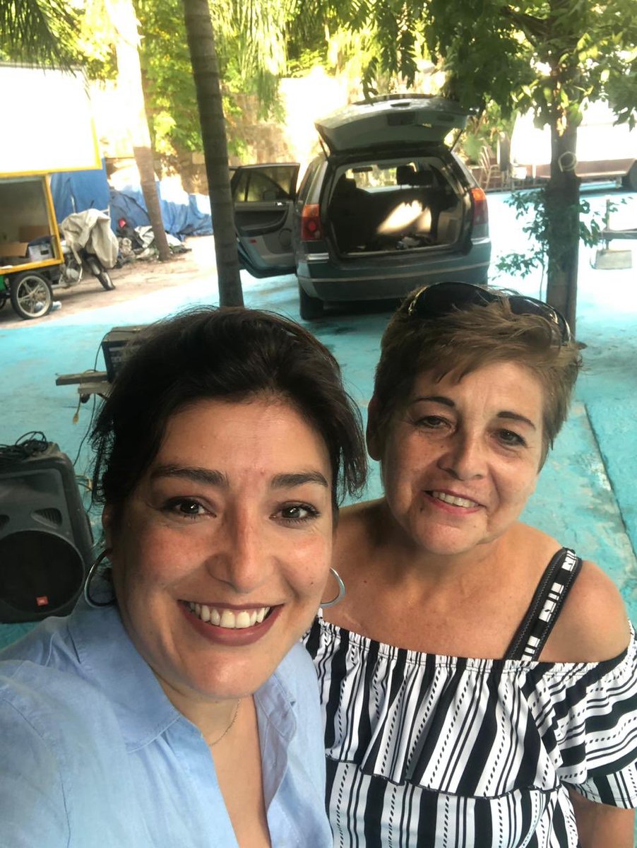 GGroxanaaguirre's tweet photo. 👉 ¡Hoy les doy los #BuenosDías al lado de mi mamá! Me ha mandado sus obras de arte. –Y lo son, sin duda–. Dibujar primero y pintar después en piedra porosa es un desafío! #MTY #SantiagoNL #CDMX  #SERHumano #GG Este tiempo la inspiró, núnca  lo había hecho. #SientoOrgullo https://t.co/BzVCIAnIPT