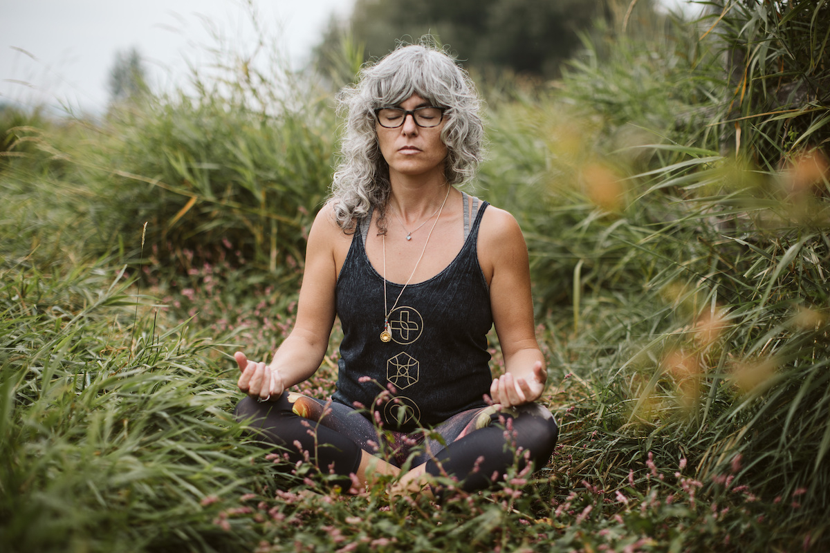 yoga_medicine's tweet photo. #MidWeekMantra: With this breath I release anything that no longer serves me 🙌🏽
Allow today’s mantra to guide your mind, body and soul into letting these things/feelings go as you take the practical steps needed to begin.
#beandletbe #peace #happiness https://t.co/AiN6OZxCG1