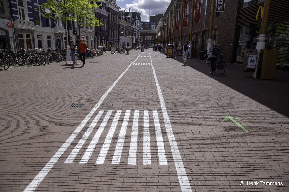 henk_tammens's tweet photo. Ga je naar de #Westerhaven om te winkelen, volg de groene pijl ! #coronamaatregelen https://t.co/03EsrcSAwf