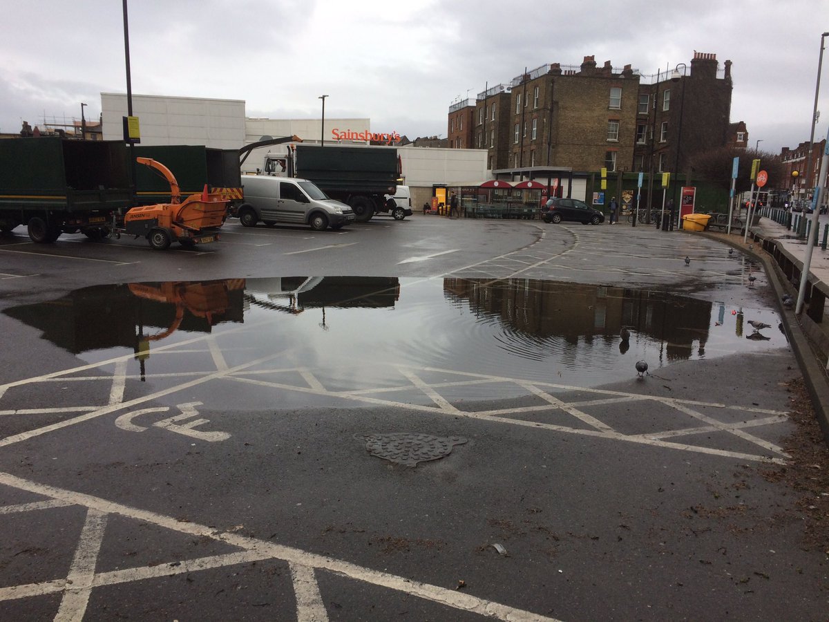 The puddle in Sainsbury’s car park in Balham tweet media