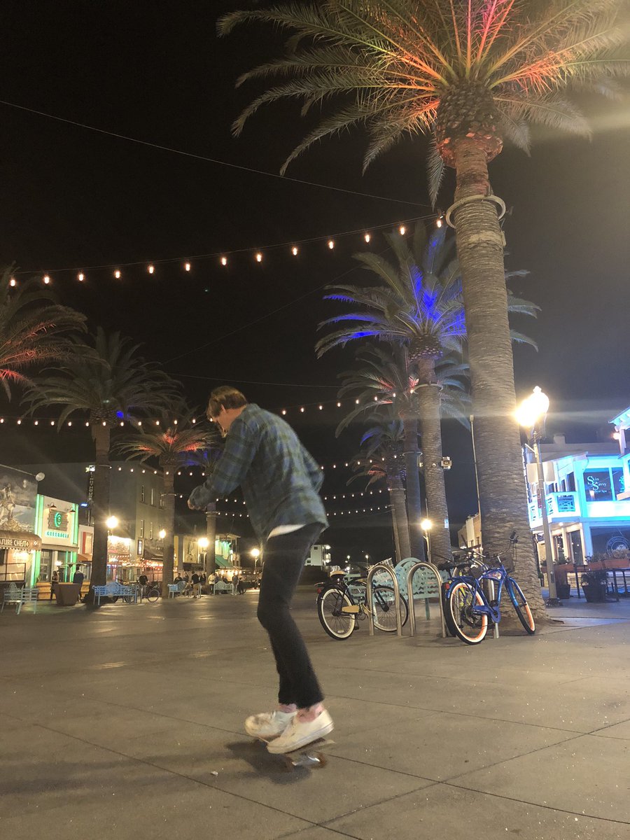 hojoonleee's tweet photo. sophomore year pt 2 https://t.co/GjCXMOLDTy