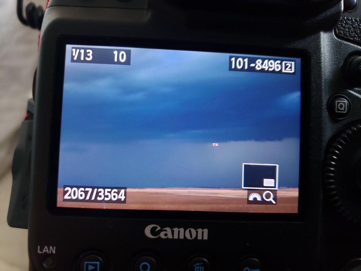 ABStormChaser's tweet photo. Square baby lightning. Interesting, lol. https://t.co/Lgw5vRTzNA